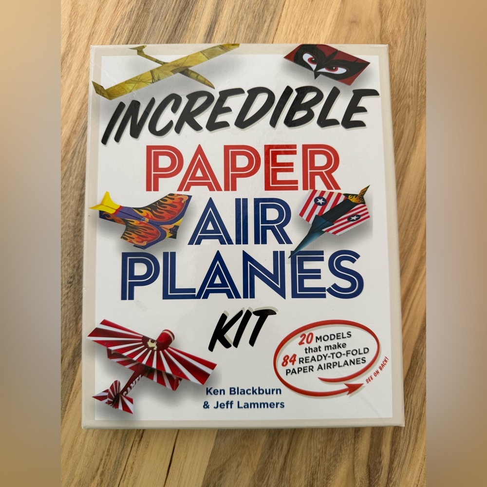 Incredible Paper Airplanes Kit